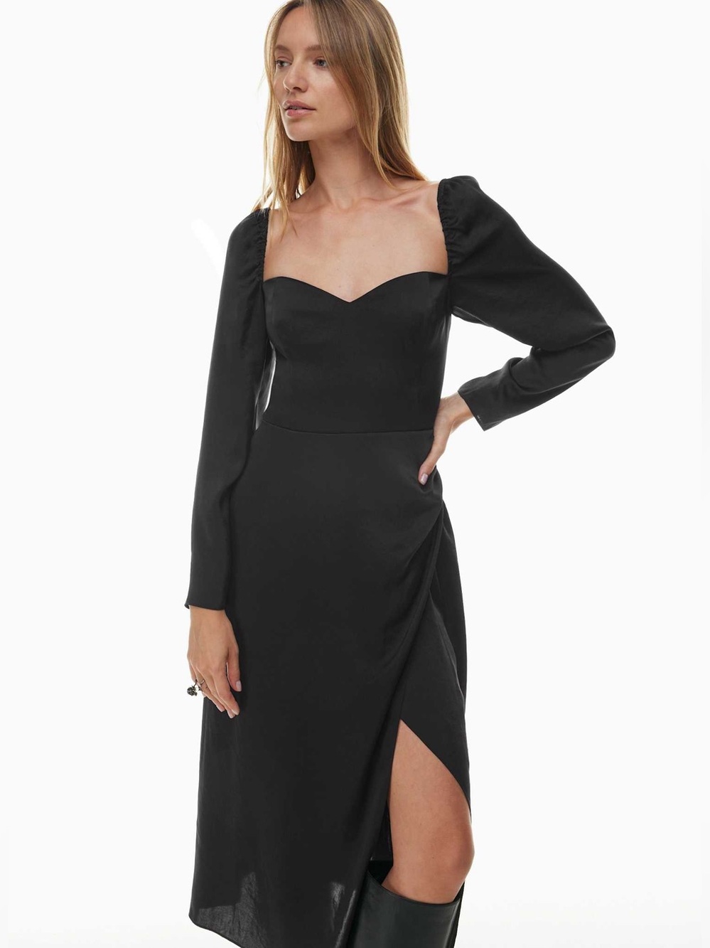Like New Aritzia Wilfred Tulum Dress in Black